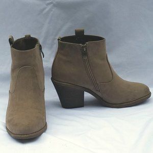 EUC Suede Ankle Booties 7.5 W, Last Chance!